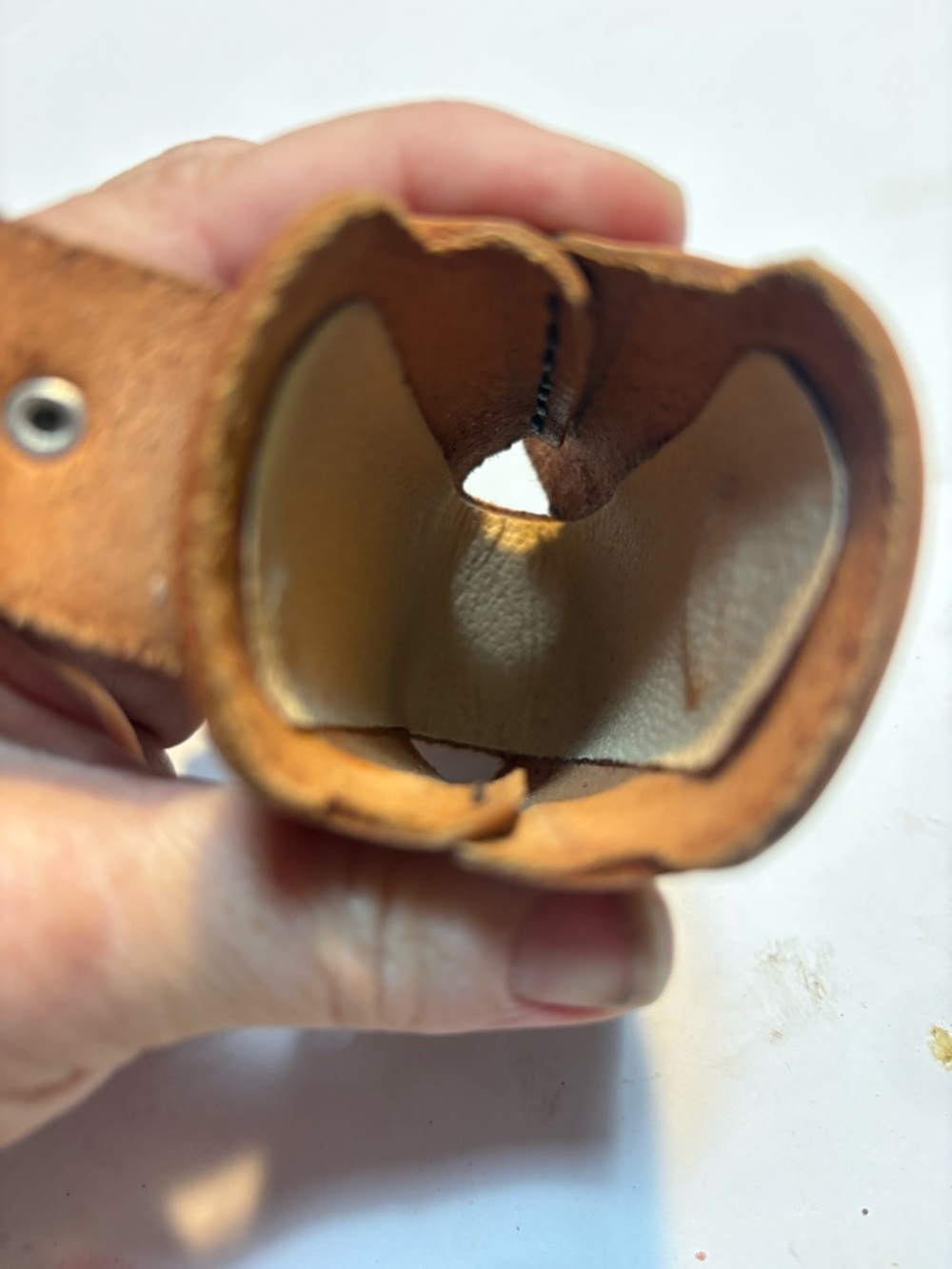 Handcrafted Leather Dog flap cell phone container pouch - Picture 9 of 10